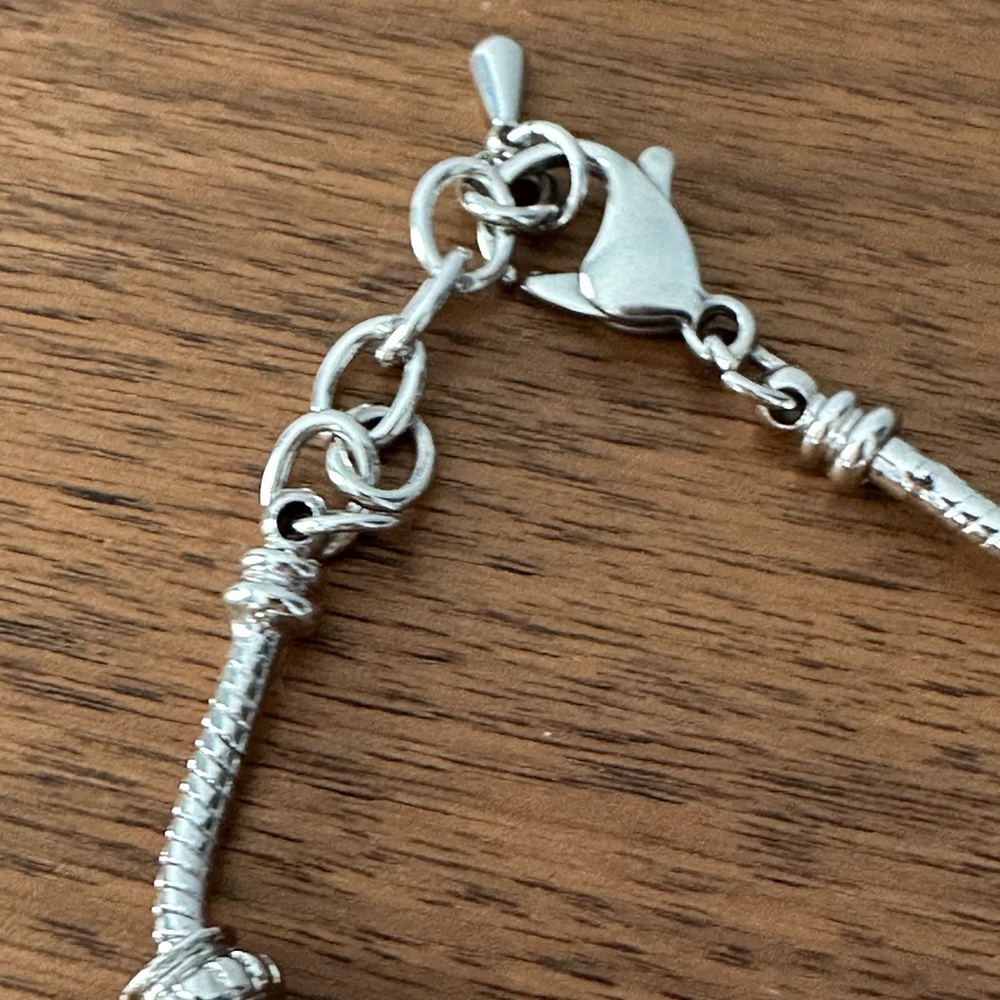 Pandora like unbranded stainless steel charm bracelet, #1 MOM , beads included - Picture 6 of 6